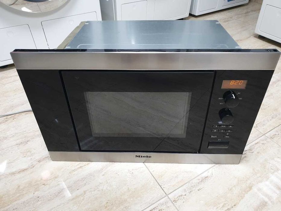 17L - 600мм - Miele M8160 Микровълнова Фурна за Вграждане