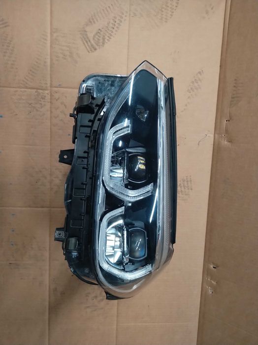 Ляв фар за BMW X3 2019 година