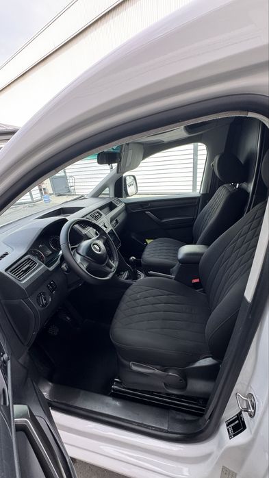 Volkswagen cadi 2021 74,000 пробег