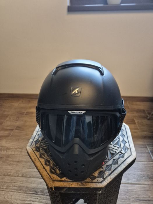 Vand  Casca Shark Raw