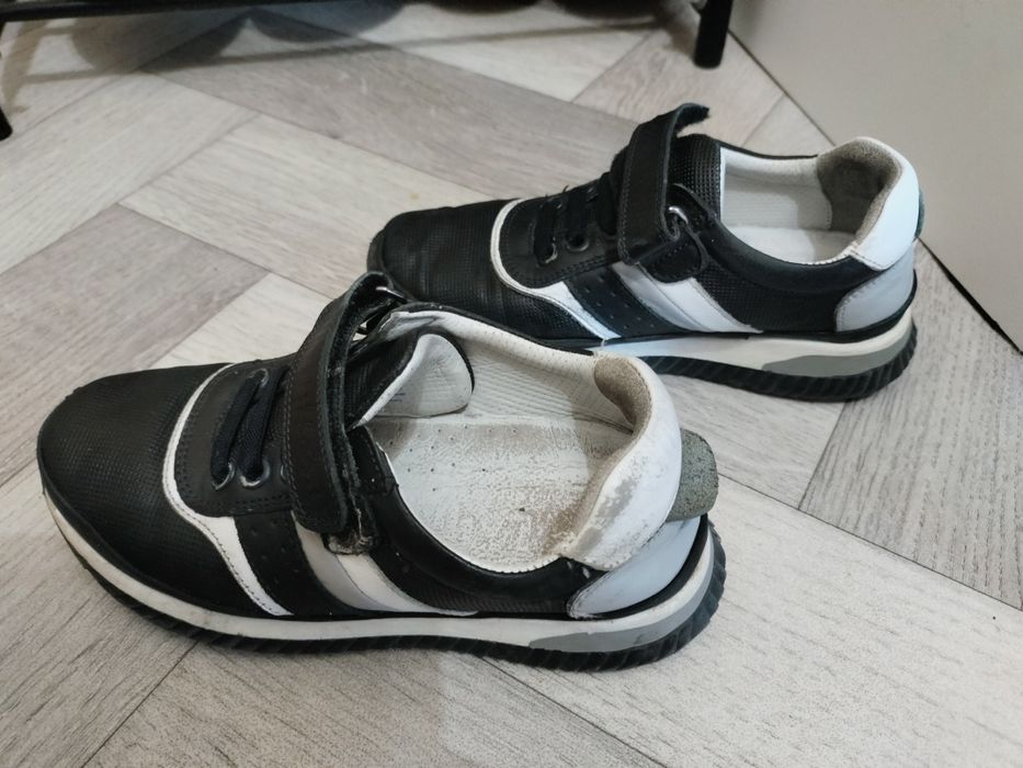 Продам обувь для мальчика в отличном состоянии