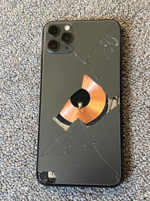 Продам айфон 11 про макс