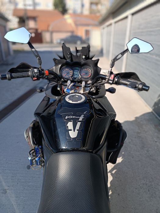 Vând Suzuki V-Storm DL 650+ Cadou