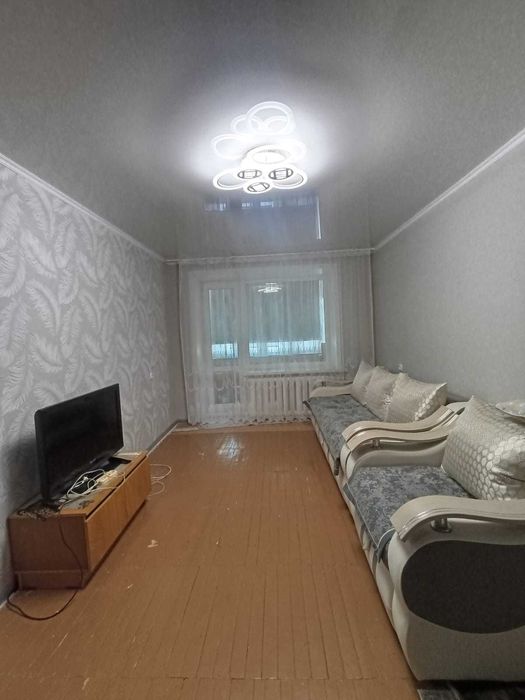 1-ком., 50 лет Октября, 72 на 5 эт., не угол!