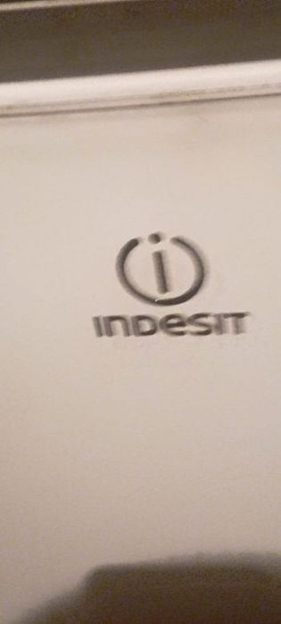 Продам морозильную камеру Indesit