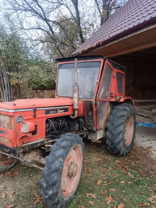 Vând zetor 5511.