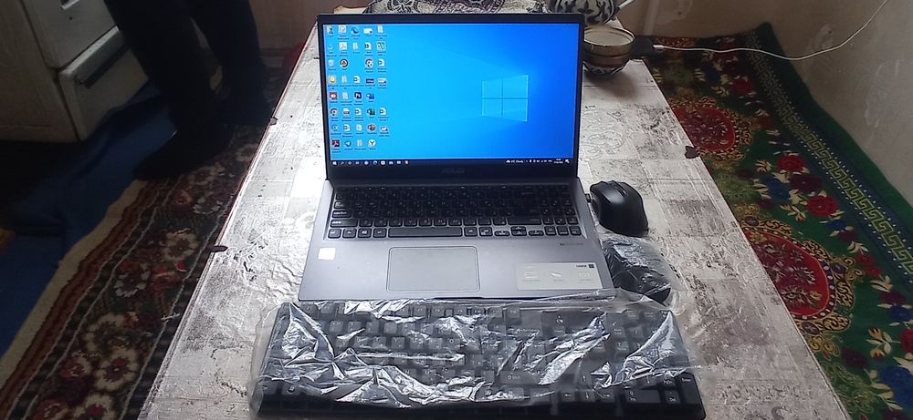 Noutbook asus core 3