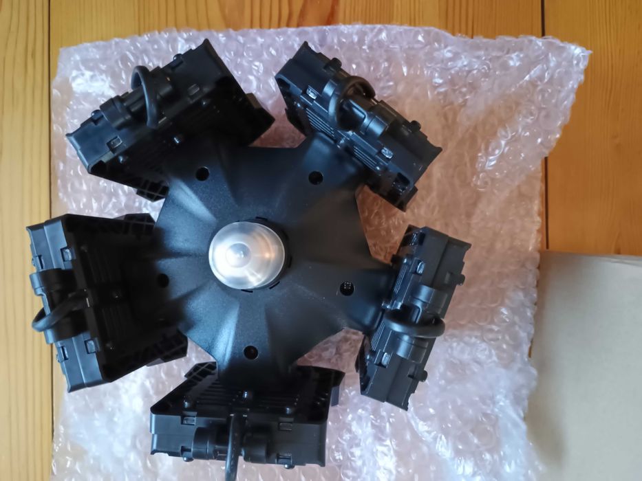 Мощна лампа за таван