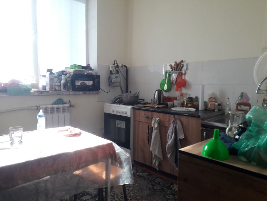 2xonalik srochno sotiladi