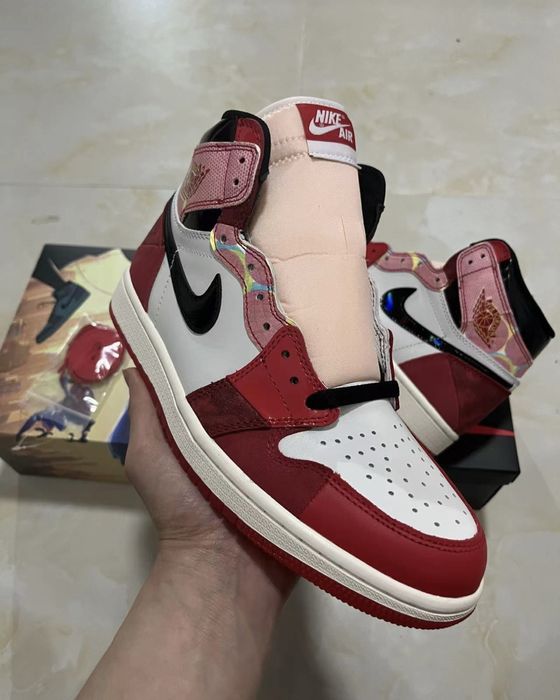 Air Jordan 1 Retro High "Spider-Man"