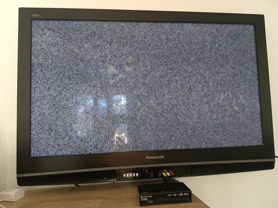 Телевизор б/у Panasonic 101×65 см