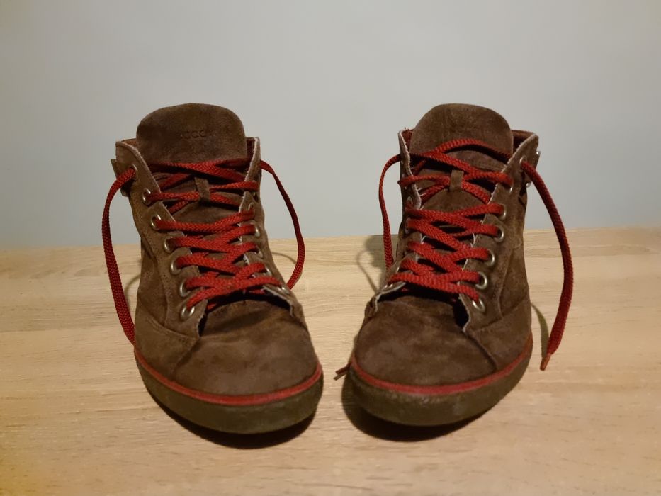 Vând Teniși ECCO, nr.41 (27cm interior), piele naturală