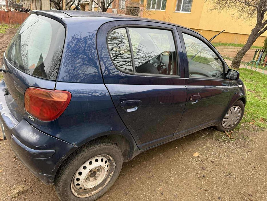 Toyota Yaris 1.0 бензин НА ЧАСТИ