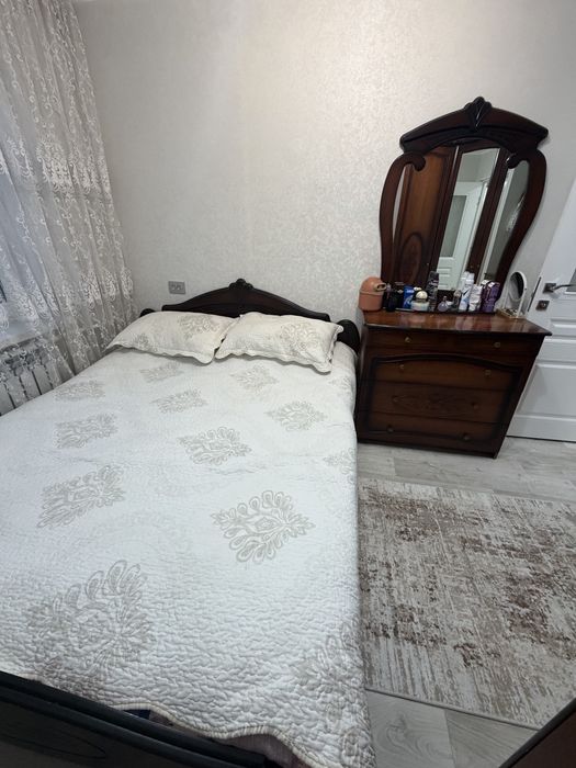 Продается спальный гарнитур