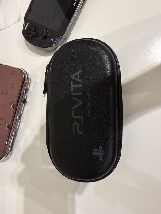PS Vita fat + Кейс