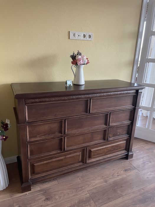 Обзавеждане за спалня от масивен бук.