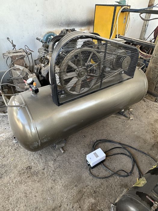 Kompressor sotiladi. Yangi.