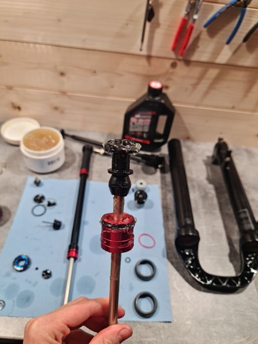 Service suspensii Rockshox Fox Marzocchi X-fusion Sr Suntour