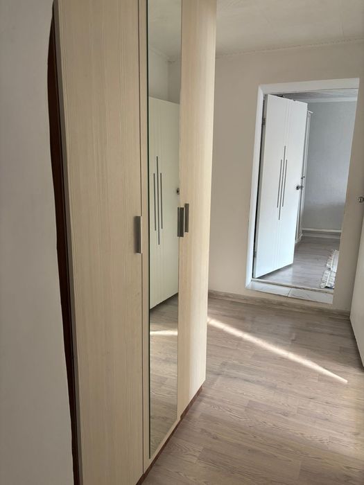 Шкаф для вещей  с зеркалом