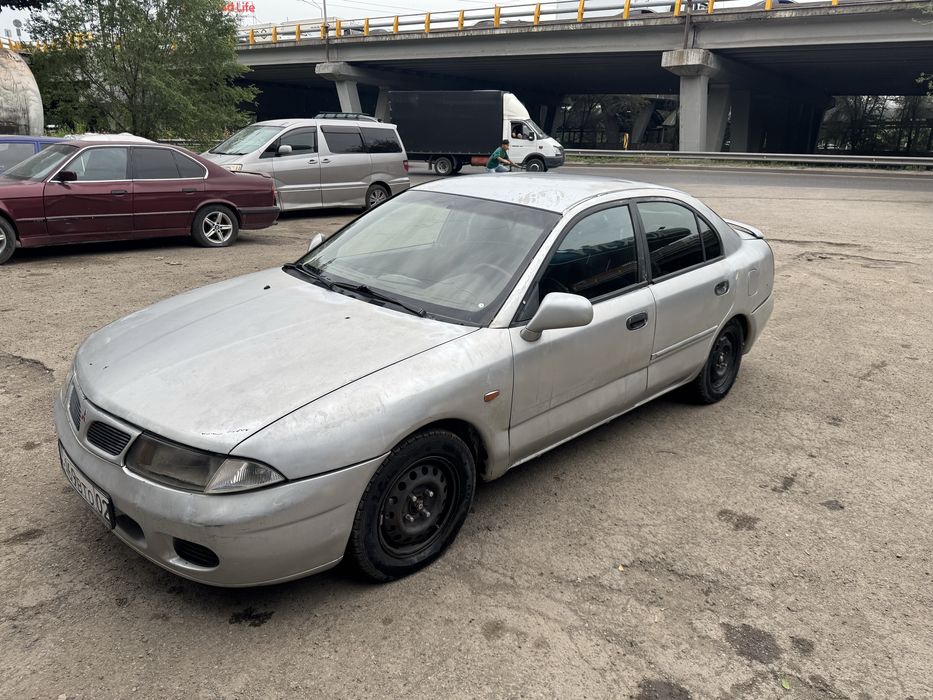 Mitsubishi Carisma 1997 Митсубиси