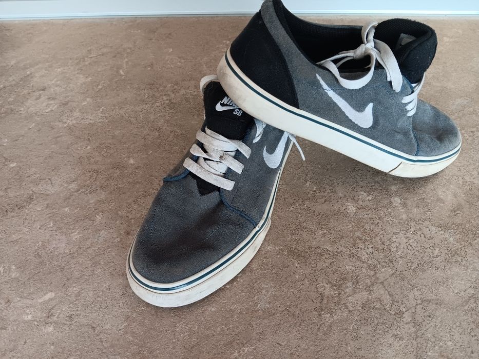 Маратонки Nike 43