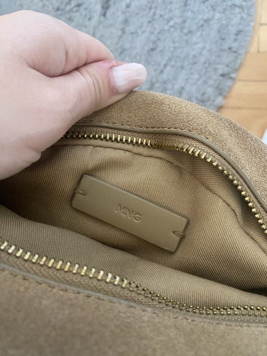 Велурена чанта Mango