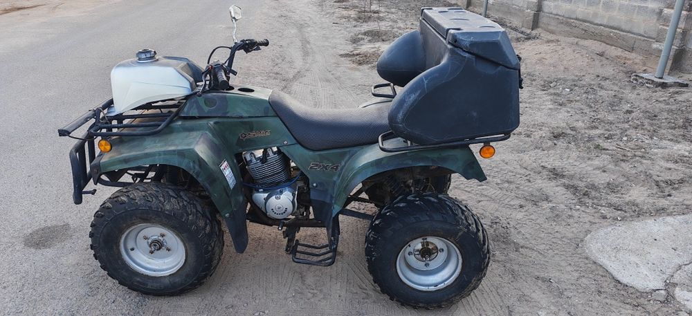 Квадроцикл на ходу