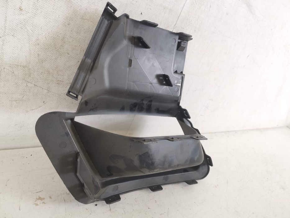 Порше 911 / Porsche 911 992 Оригинален въздушен дефлектор в добро съст