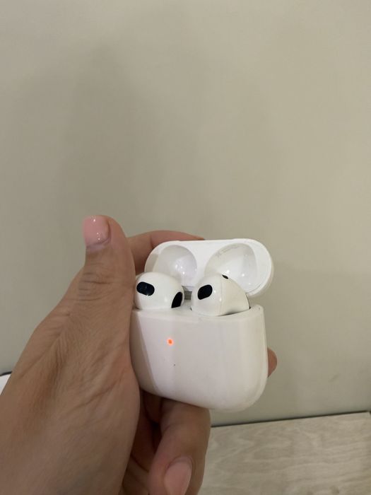 Продам наушники Airpods 3