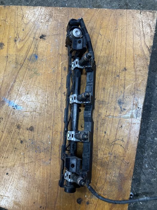 Ford fiesta 2009година 1.25i 82кс Горивна рейка с дюзи