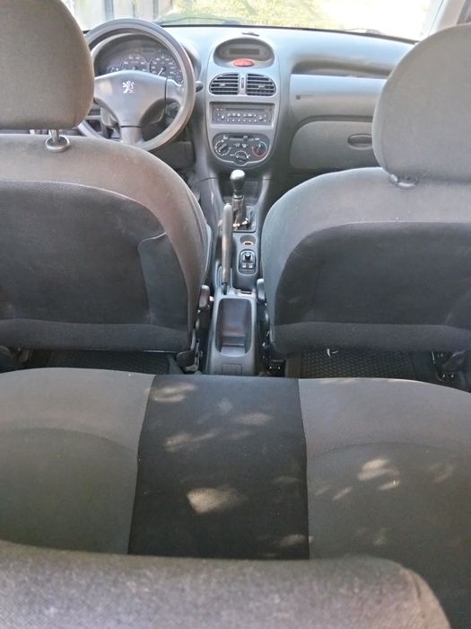Vând Peugeot 206