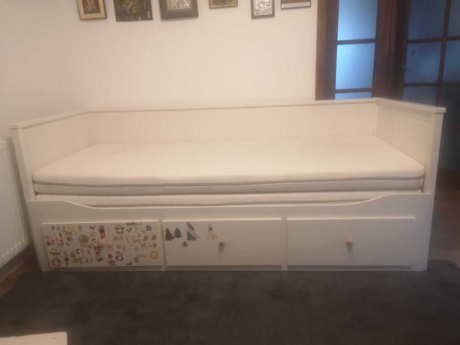 Vând divan ikea alb
