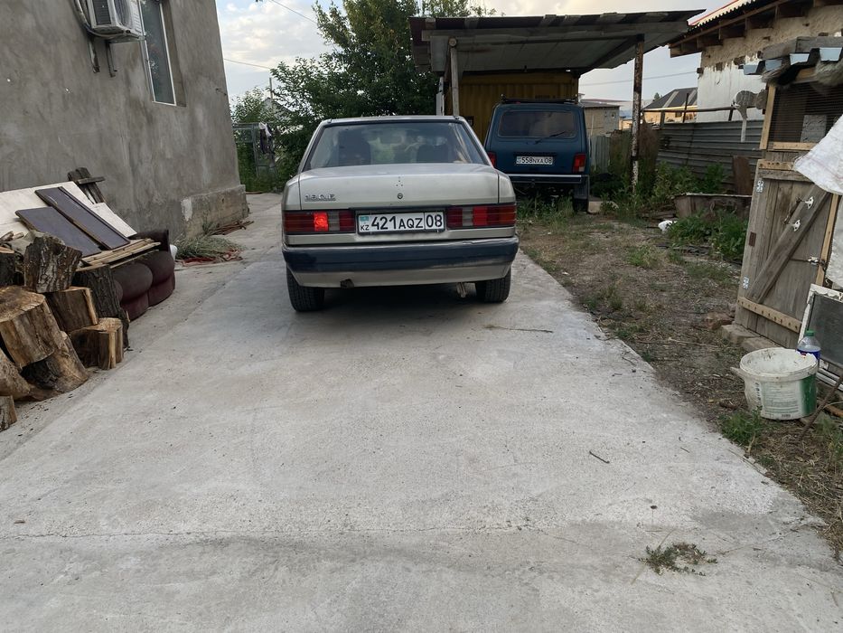 Продается мерс 190