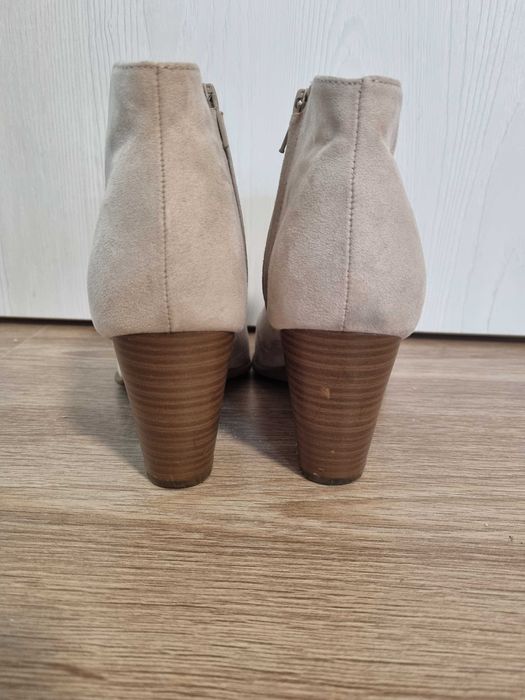 Дамски велурени боти