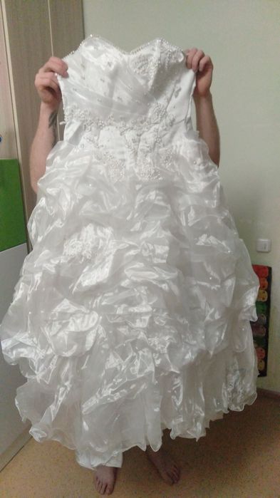 Свадебное платье 10000 тг