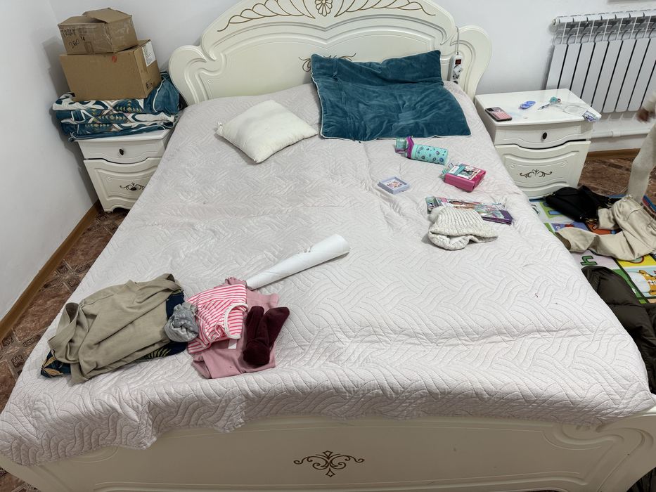 Спальная кровать