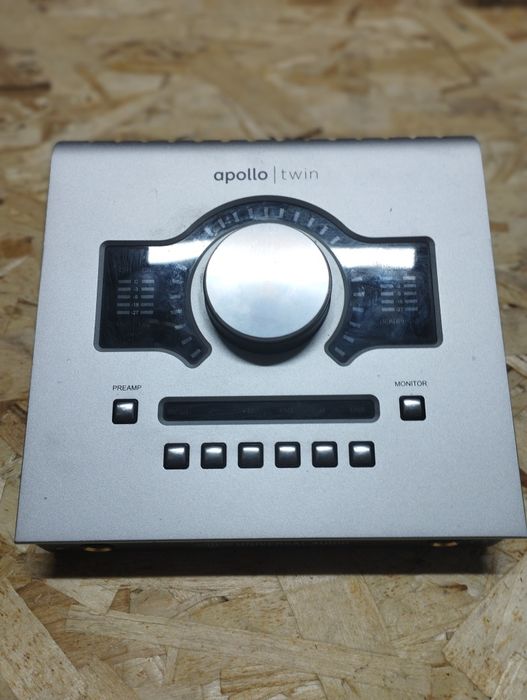 Звуковая карта Universal Audio Apollo twin USB