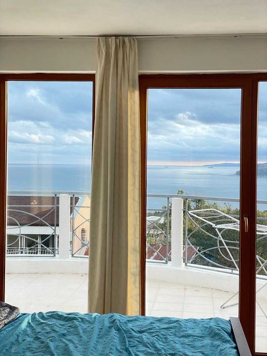 Дава се под наем Къща в Бургас, Център - 220 кв.м за 1300 € - Снимка #17