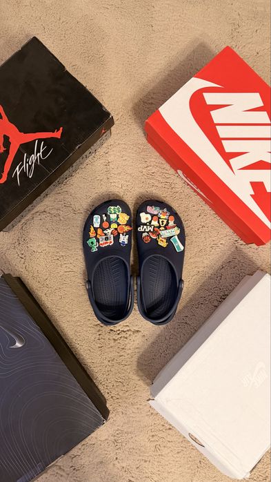 Papuci crocs albastri + accesorii