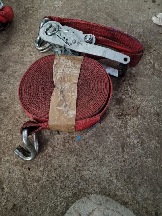 Vând chingi cu tot cu clichet fiecare