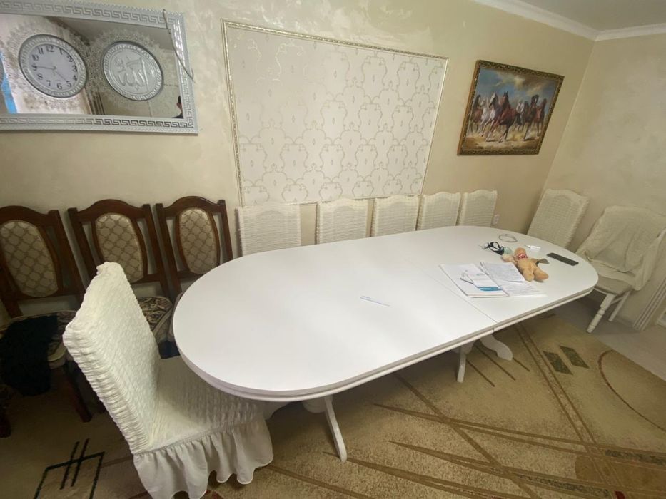 стол гостинный для гостей