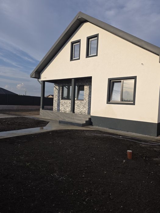 Vand casa la Poarta Alba