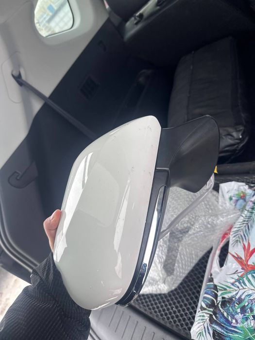 Зеркало боковое от машины