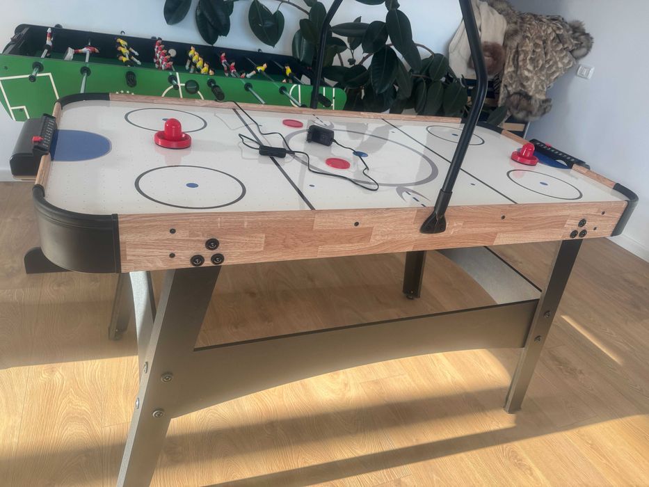 De vânzare masa de air hockey si masa de fotbal