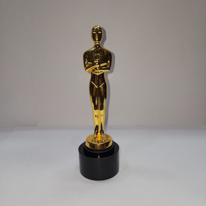 Оскар статуэтка — декоративный трофей (подарок, сувенир)