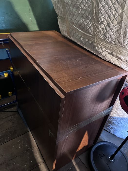 Стол книжный продам, срочно!