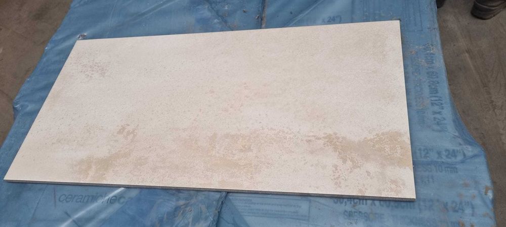 Gresie ieftina, portelanata model Italia, imitatie marmura, travertin