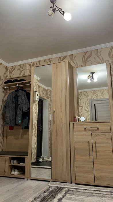 Продам прихожую.