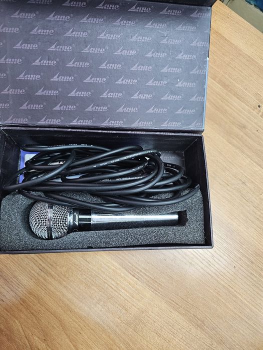 Продам микрофон проводной
