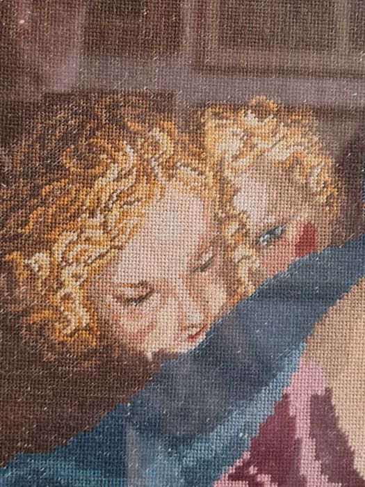 Продавам гоблен " Свята нощ"